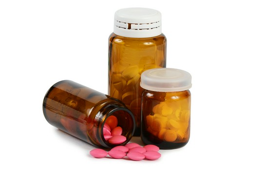 tabletki w słoiczkach